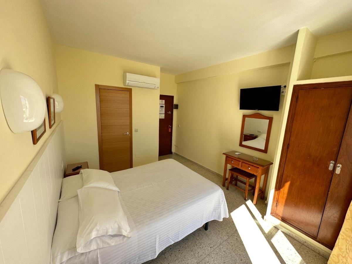Hotel Cabello 토레몰리노스 외부 사진