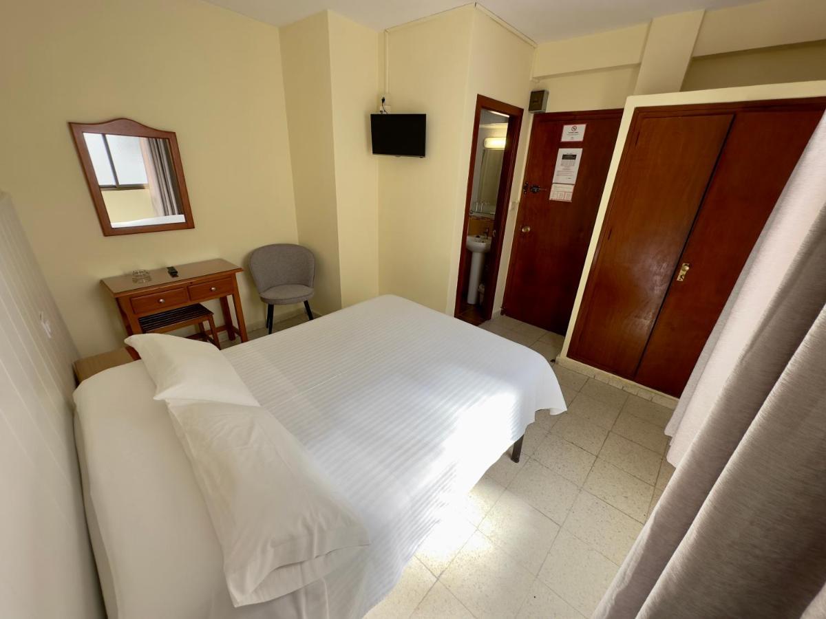 Hotel Cabello 토레몰리노스 외부 사진
