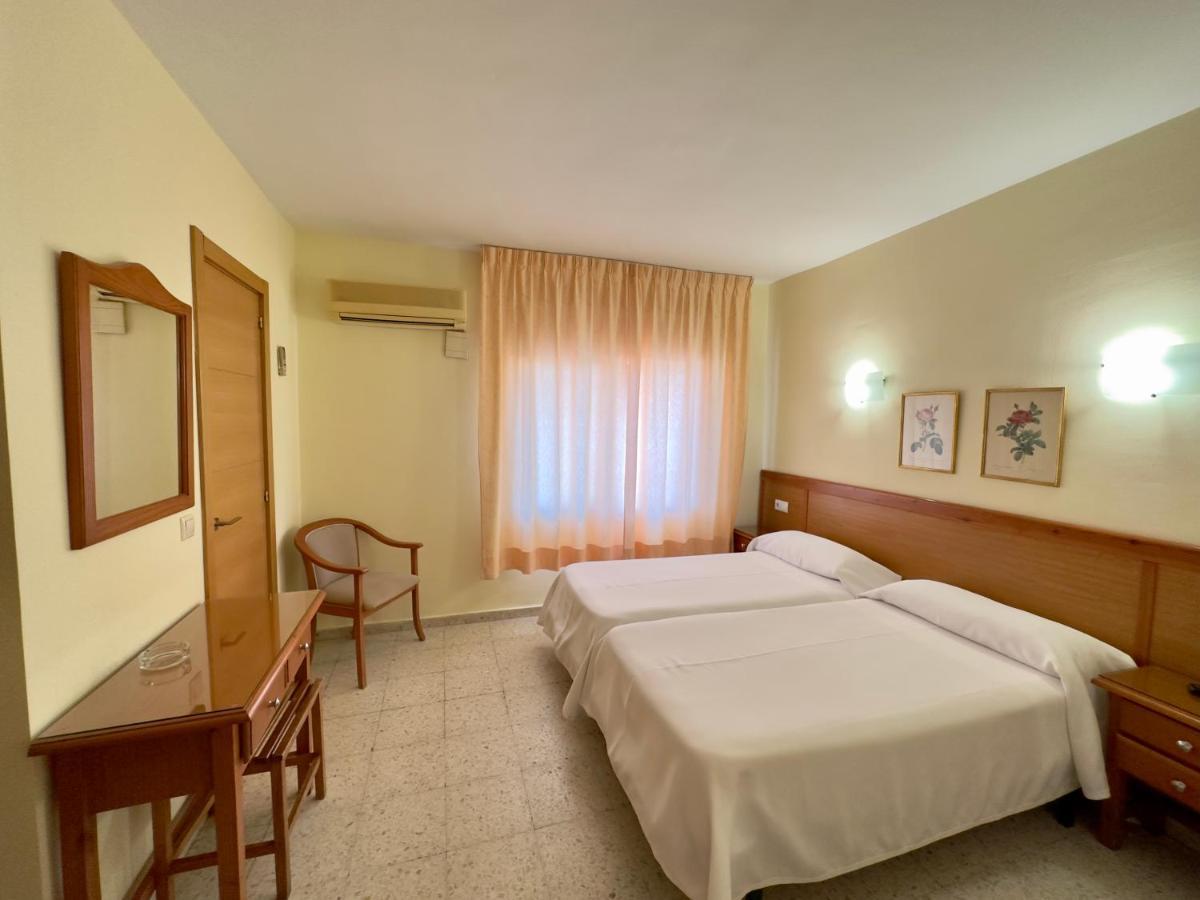 Hotel Cabello 토레몰리노스 외부 사진