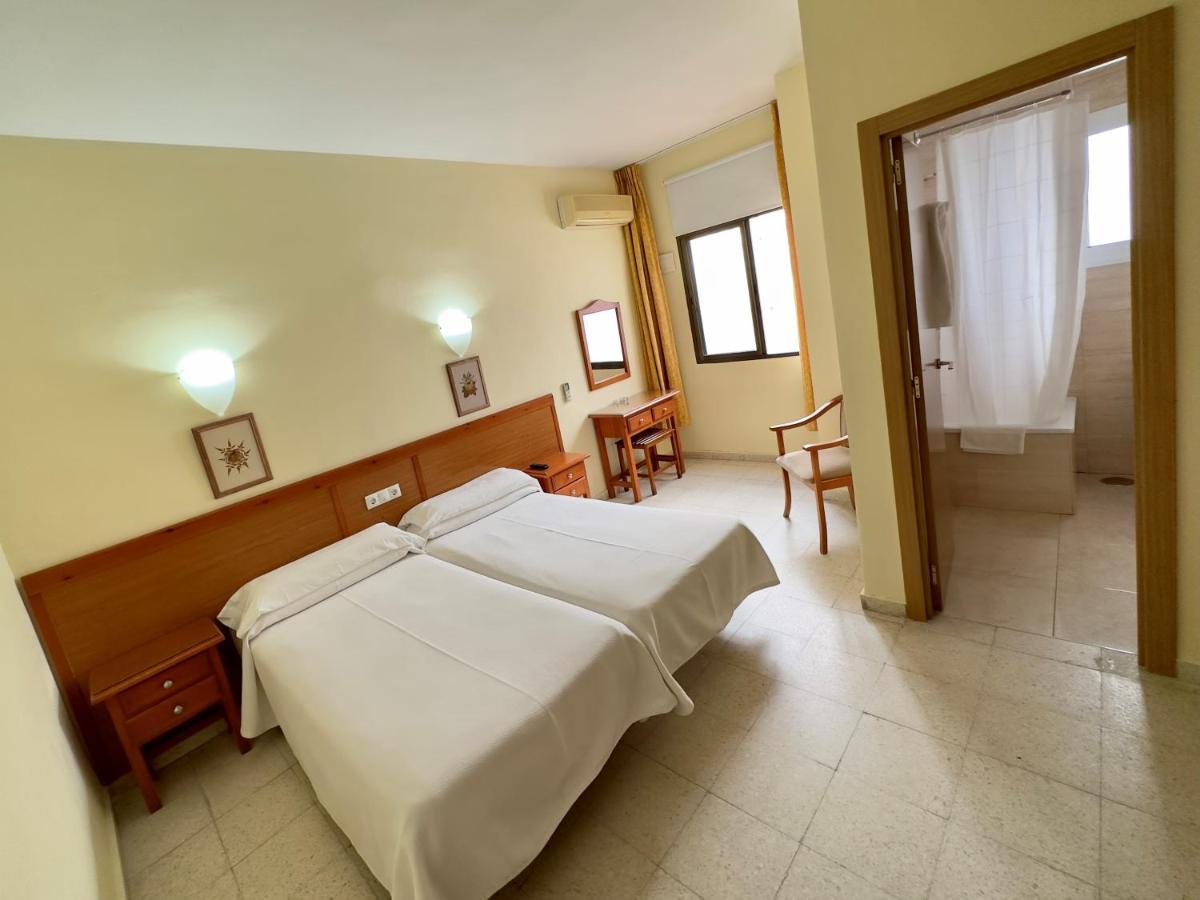 Hotel Cabello 토레몰리노스 외부 사진
