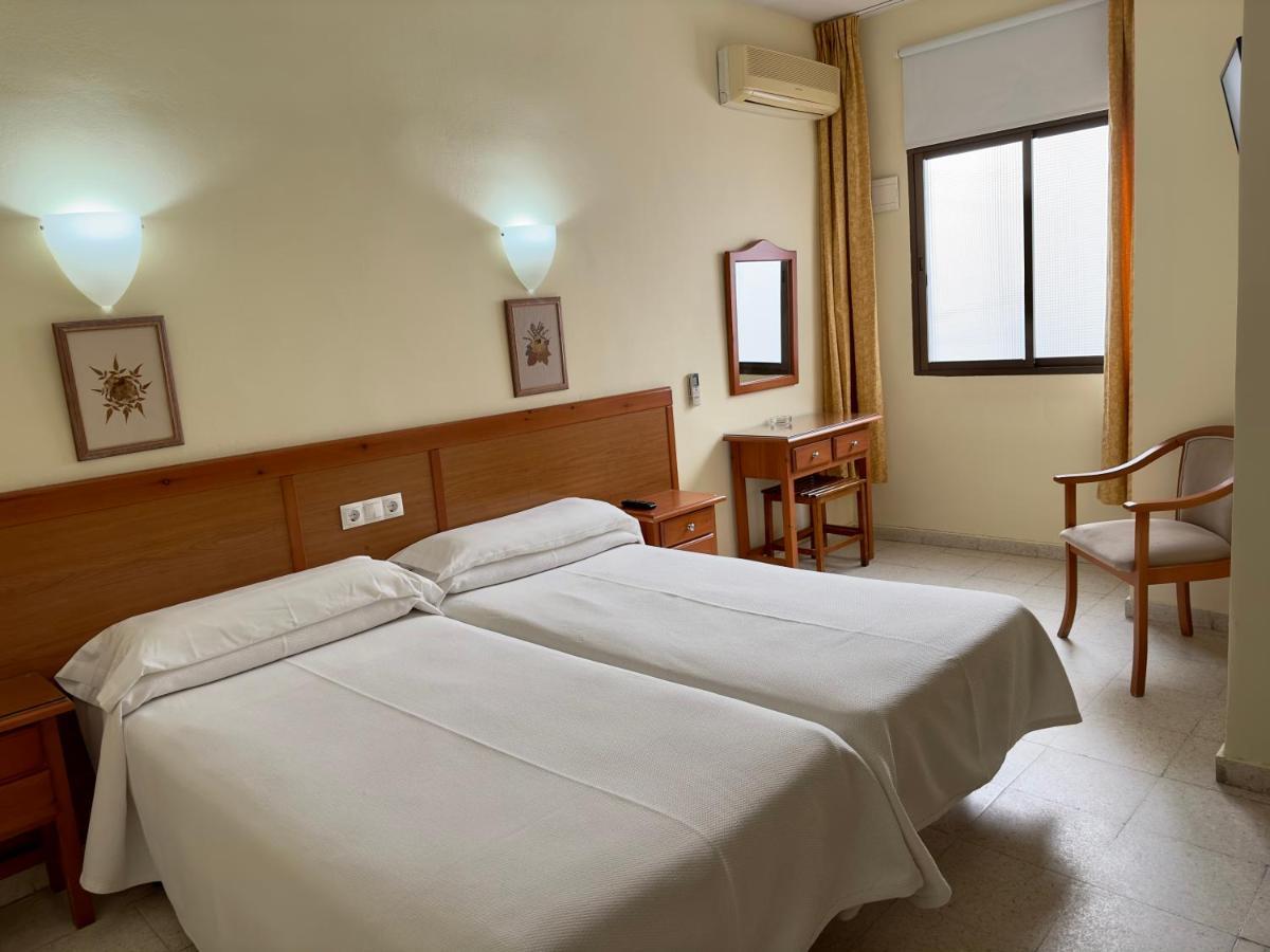 Hotel Cabello 토레몰리노스 외부 사진