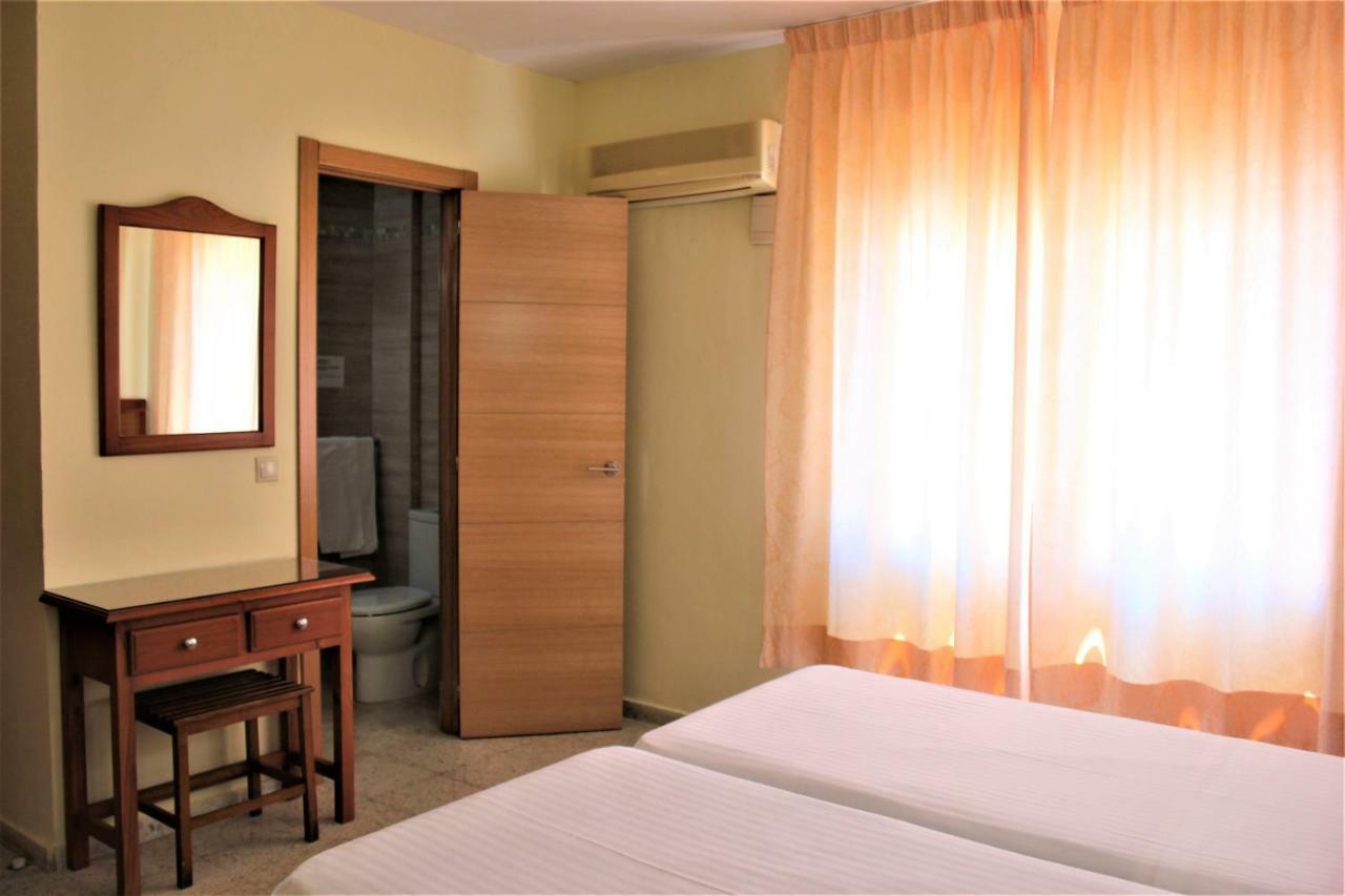 Hotel Cabello 토레몰리노스 외부 사진